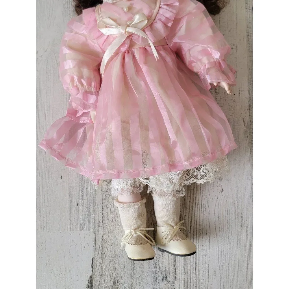 Brinn's‎ sound of music porcelain doll wind up music